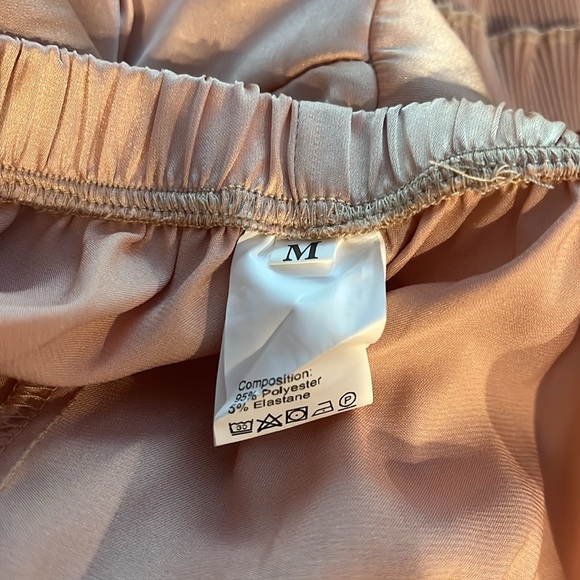 Elegant Pink Satin Pajama Set Bin F - Picture 5 of 5